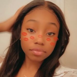 Meet your Posher, D’aria